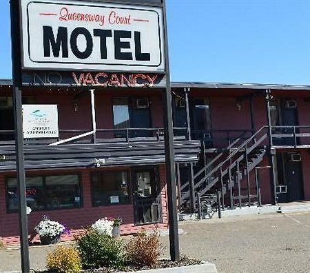 Queensway Court Motel Prince George Buitenkant foto