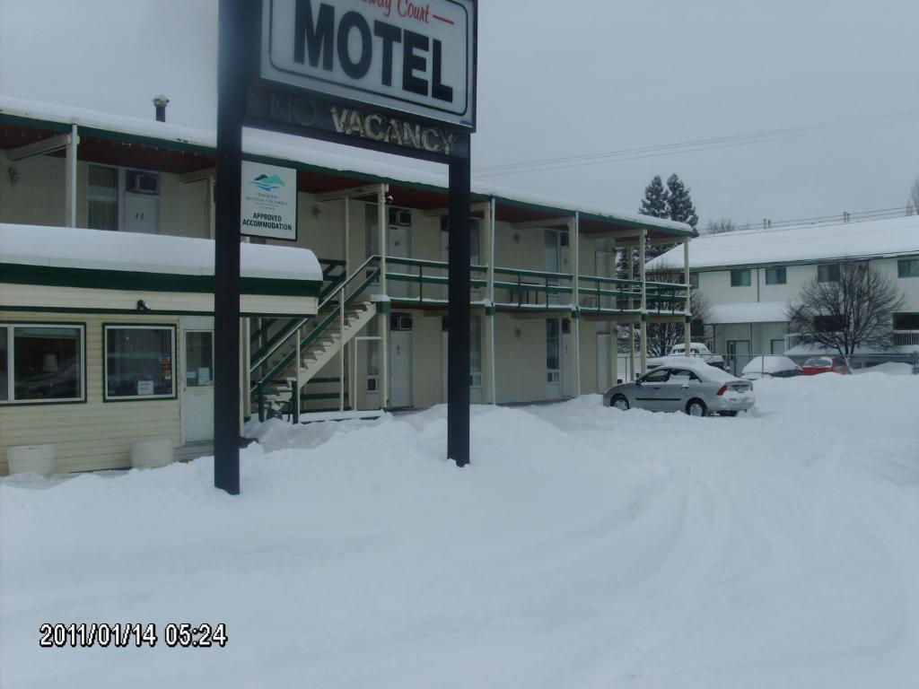 Queensway Court Motel Prince George Buitenkant foto