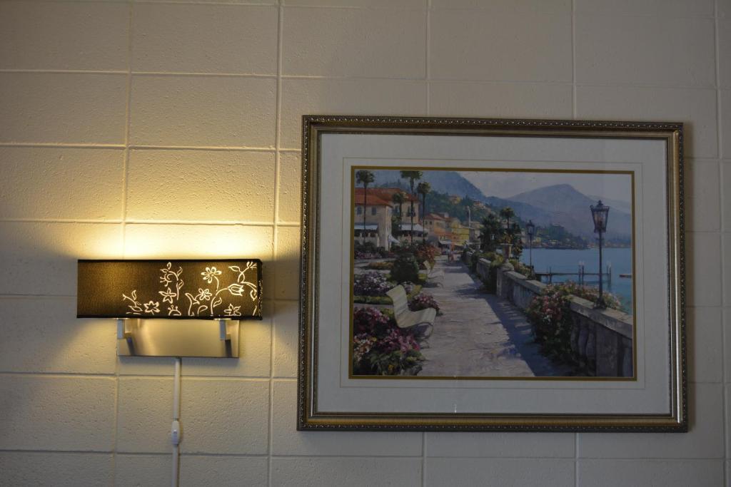 Queensway Court Motel Prince George Buitenkant foto