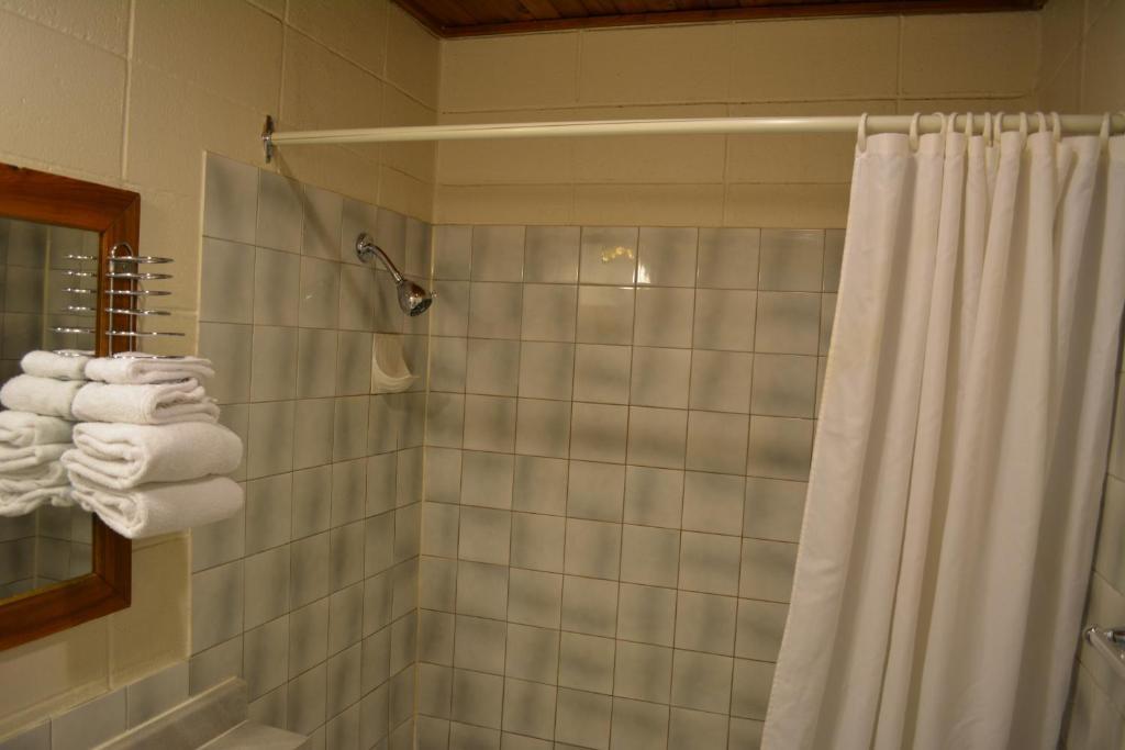 Queensway Court Motel Prince George Buitenkant foto