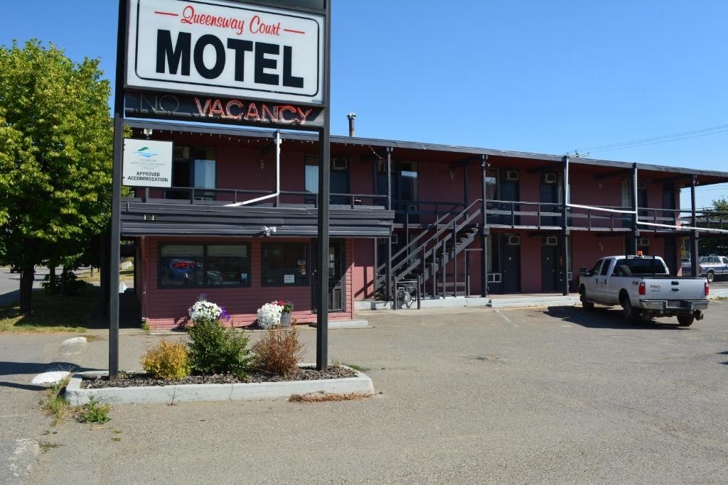 Queensway Court Motel Prince George Buitenkant foto