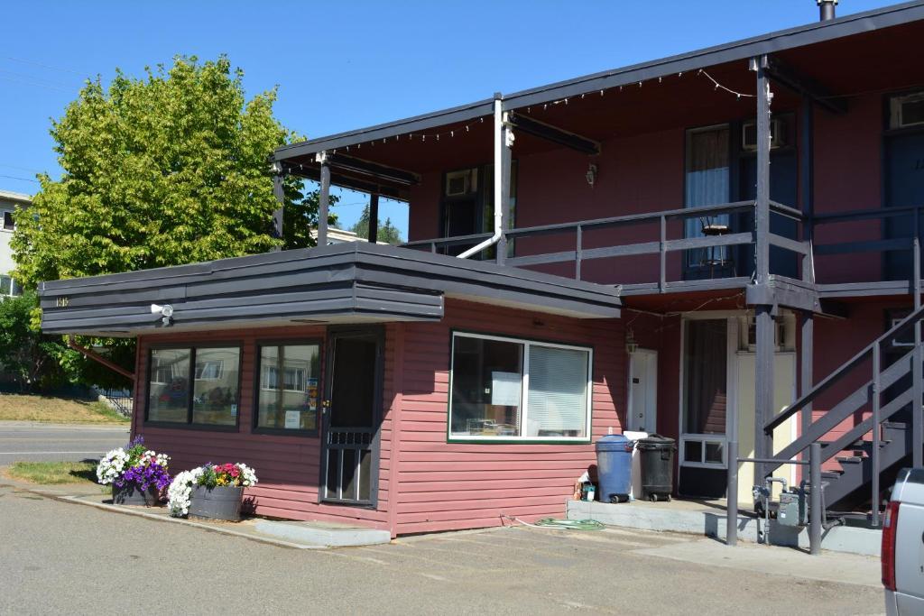 Queensway Court Motel Prince George Buitenkant foto